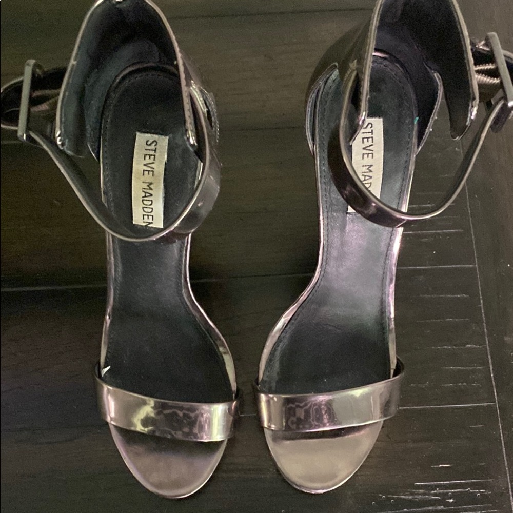 Steve Madden Metallic Sandals - Picture 4 of 6